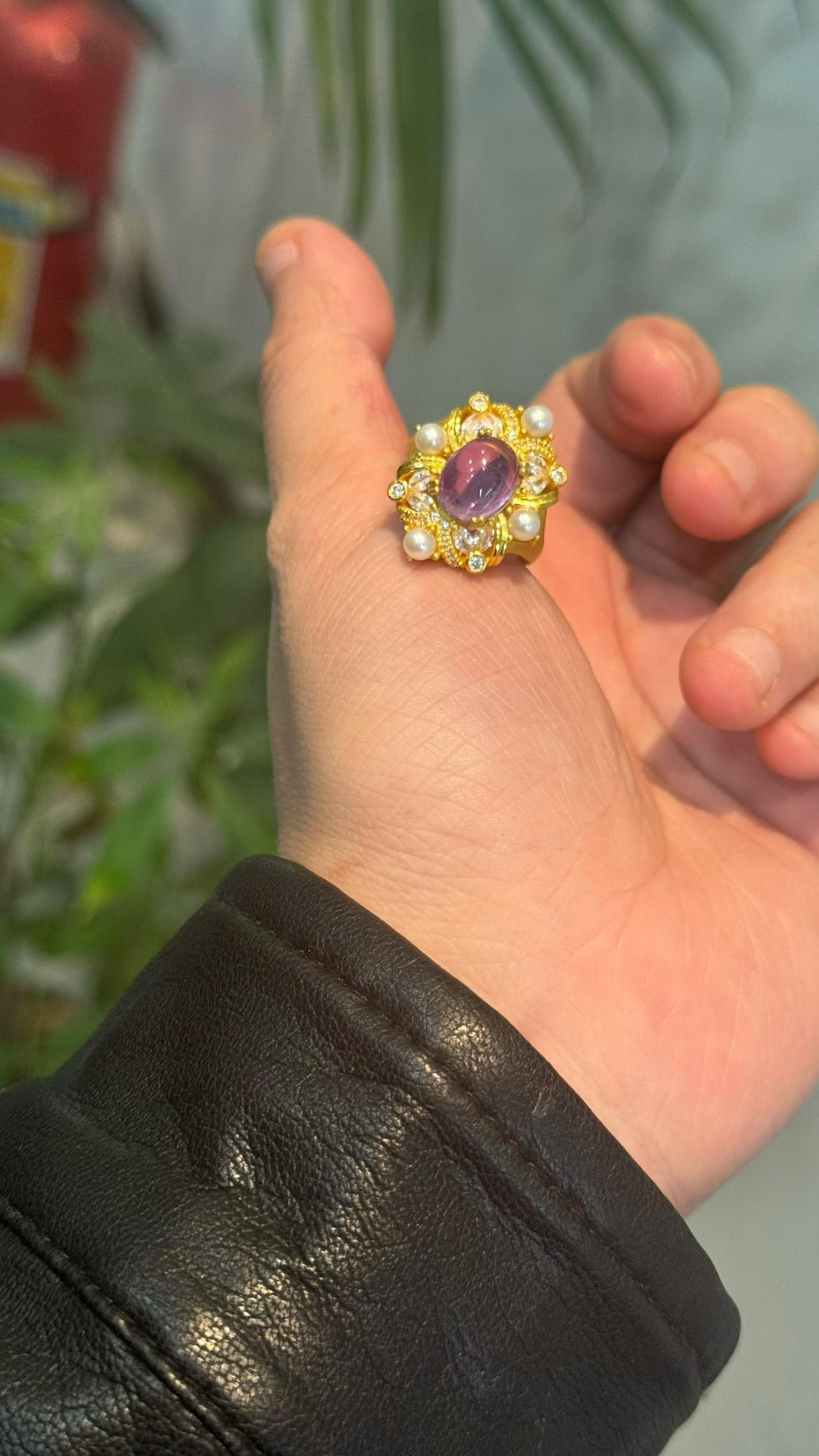 2月5日消息，珀斯铸币局1月白银销量创下三年以来的新高，不过金币需求环比有所回落