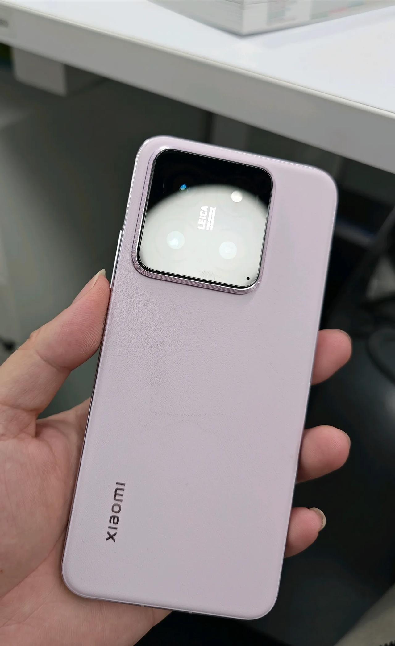 卢伟冰这下子啥也不藏着掖着了，直接摊牌！Xiaomi今年第三季度财报出炉，取得的