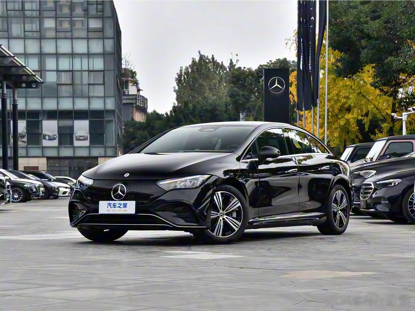 在新能源浪潮席卷下，豪华品牌也在加速布局纯电市场。日前，我们从奔驰官方获悉，旗下