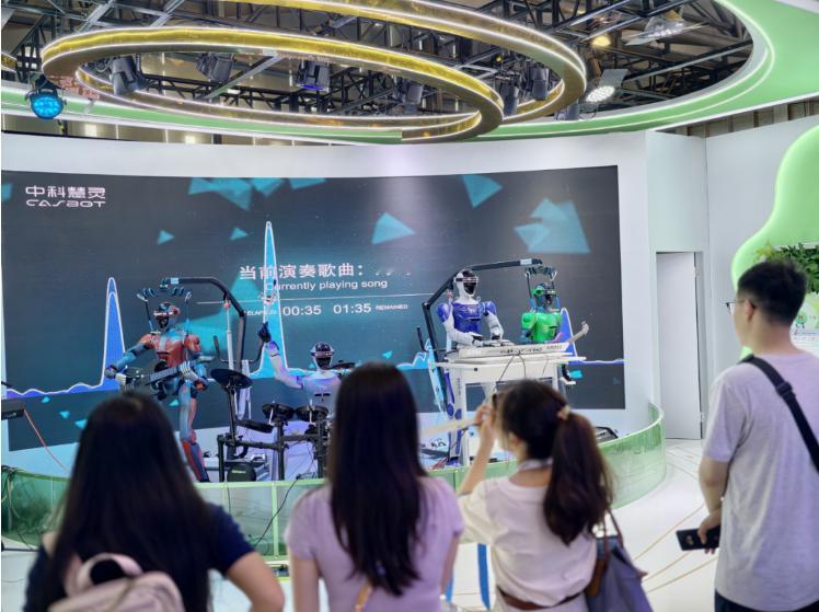 中科慧灵机器人乐队炸场WAIC！这波操作暴露了具身智能的真正野心

我发现，机器