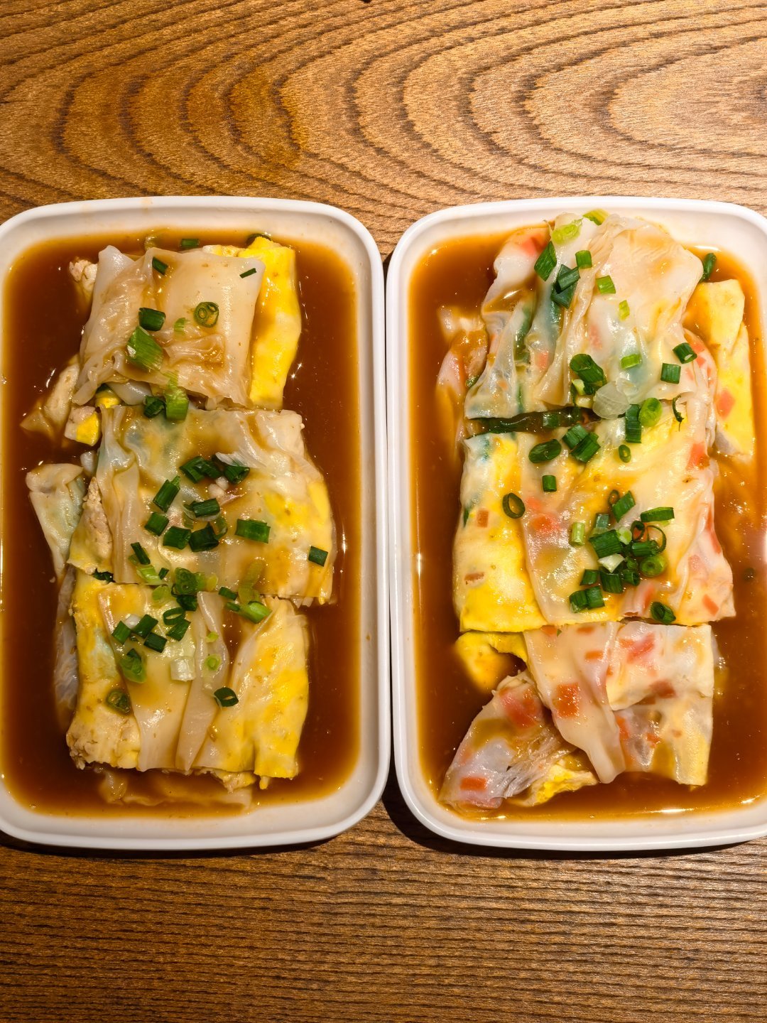 江西菜太大份了。图三菜名“婺源苦褚豆腐”，我想象中的是豆子做的豆腐，吃到嘴里是粉