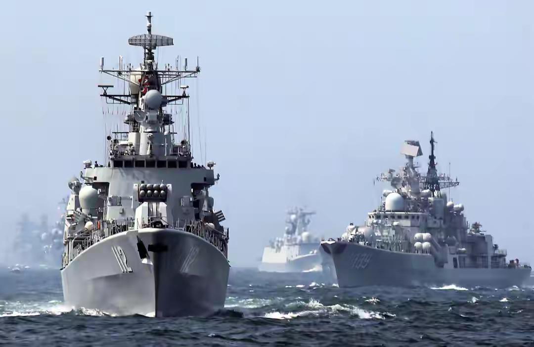 高市早苗给日本找事，中美两军在夏威夷碰头，美军眼下就怕打起来。
最近国际局势真是