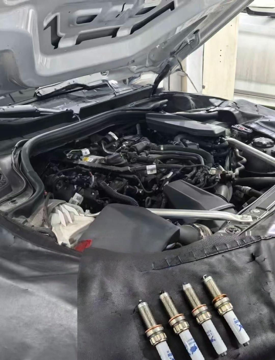 🔧我觉得，火花塞别被店里一说就换。普通材质开口就要 200-400元，贵金属直