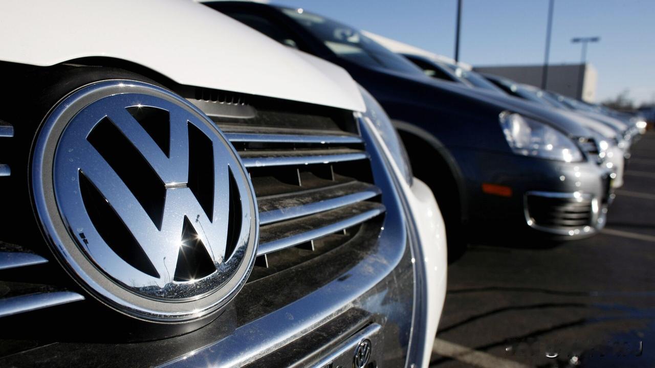 欧盟或取消对中国产大众电动汽车的关税

俄罗斯卫星通讯社布鲁塞尔12 月 04 