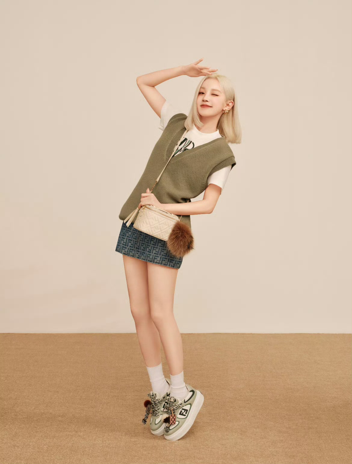 宋雨琦 & 孟子义 × FENDI 全新大片📸🧶🧸美人合拍✨ ​​​