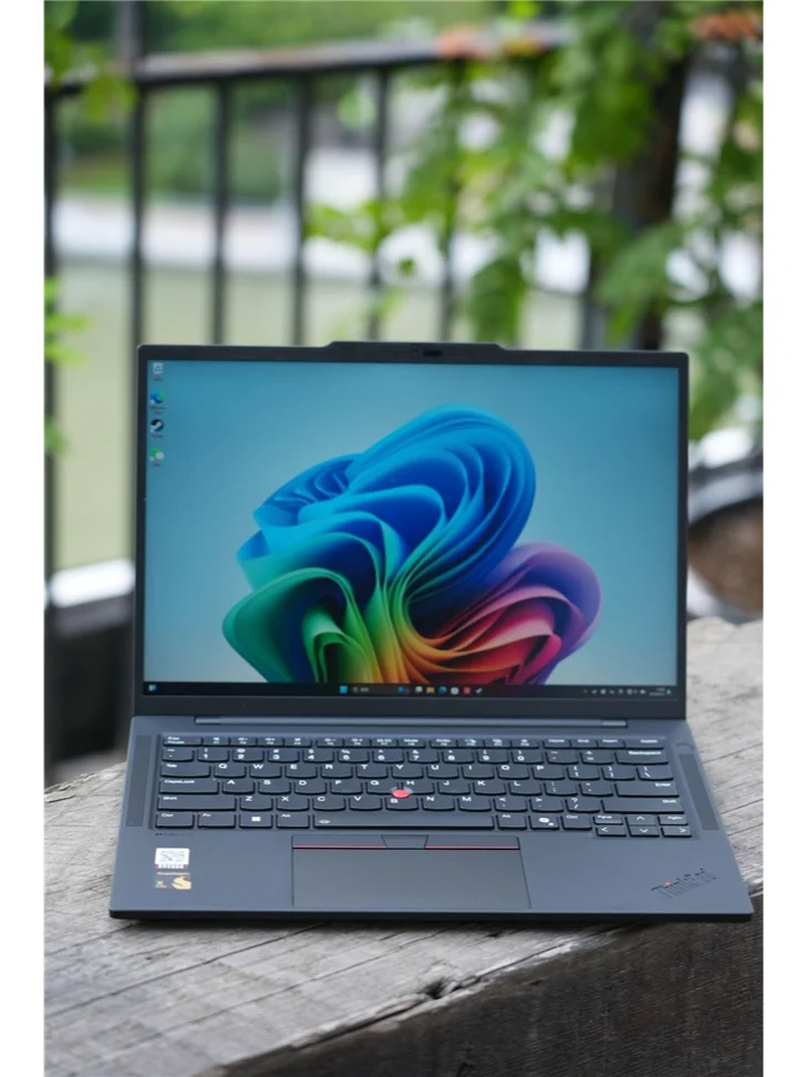 ThinkPad T14s 2024 骁龙版使用 X Elite X1...