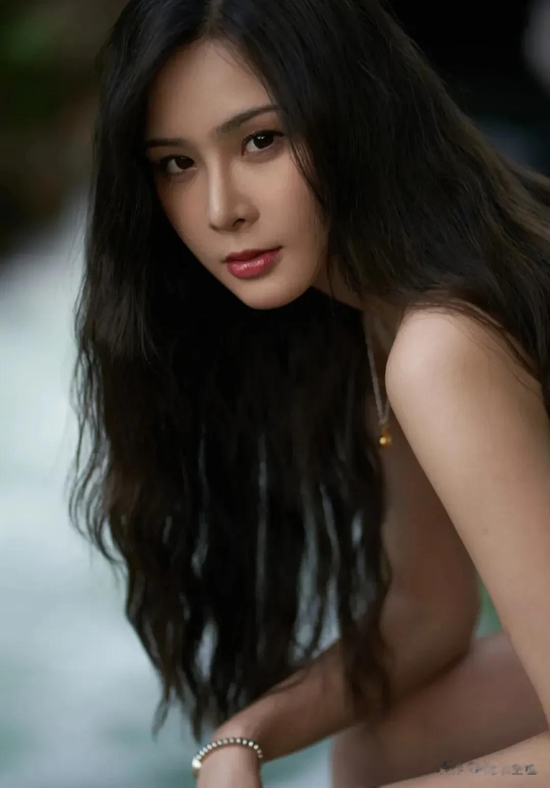 真不知汪小菲是怎么想的，张颖颖年轻貌美、青春活力，在国内也是有头有脸的女演员，条
