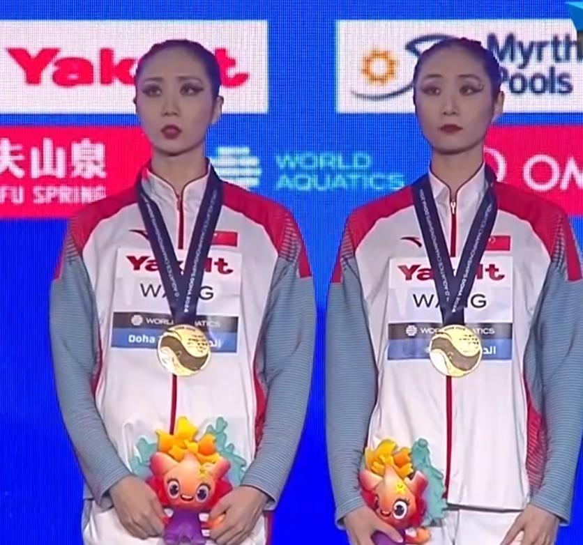 王芊懿/王柳懿世锦赛各10金，她们爸爸妈妈会高兴成什么样？席都要摆到高速公路上了