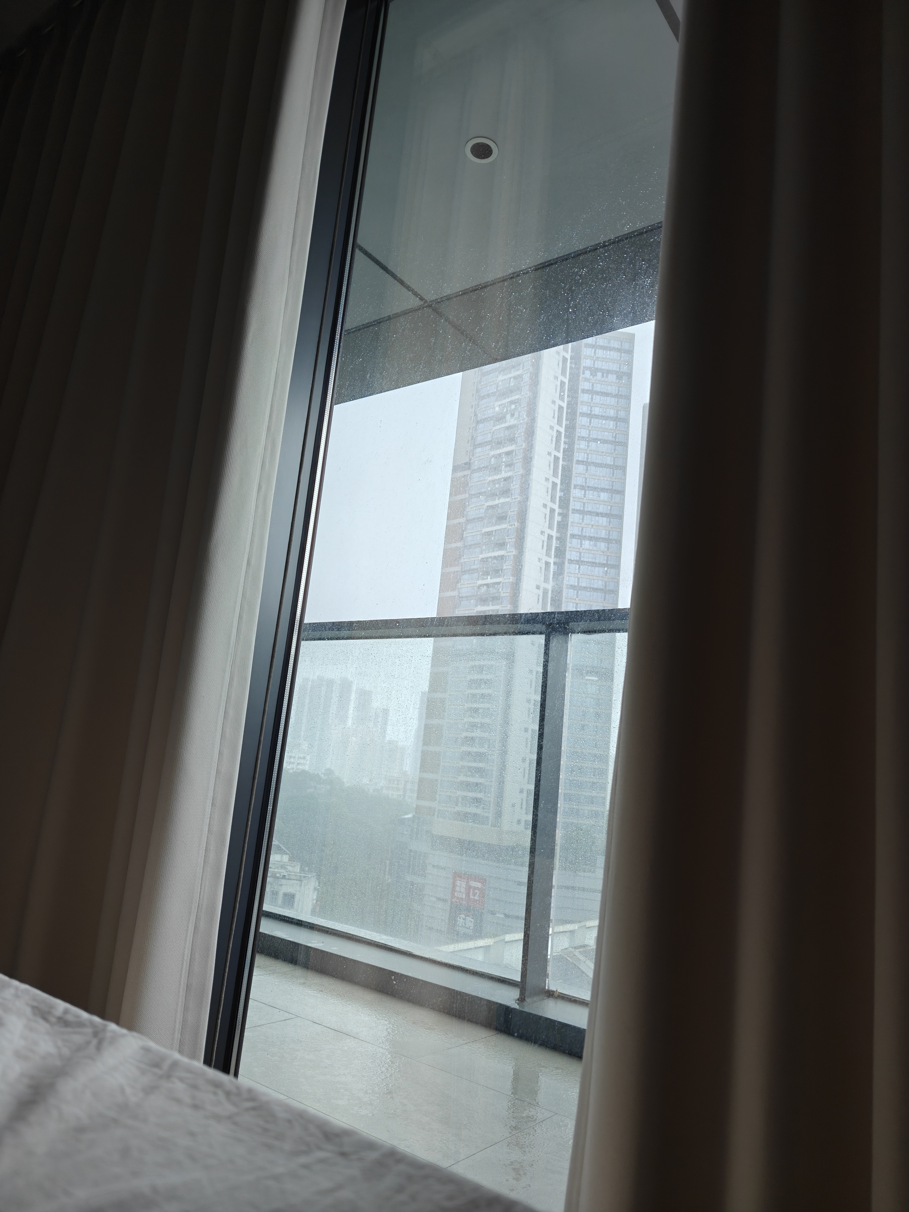 完犊子，又是台风天[捂嘴哭] ​​​