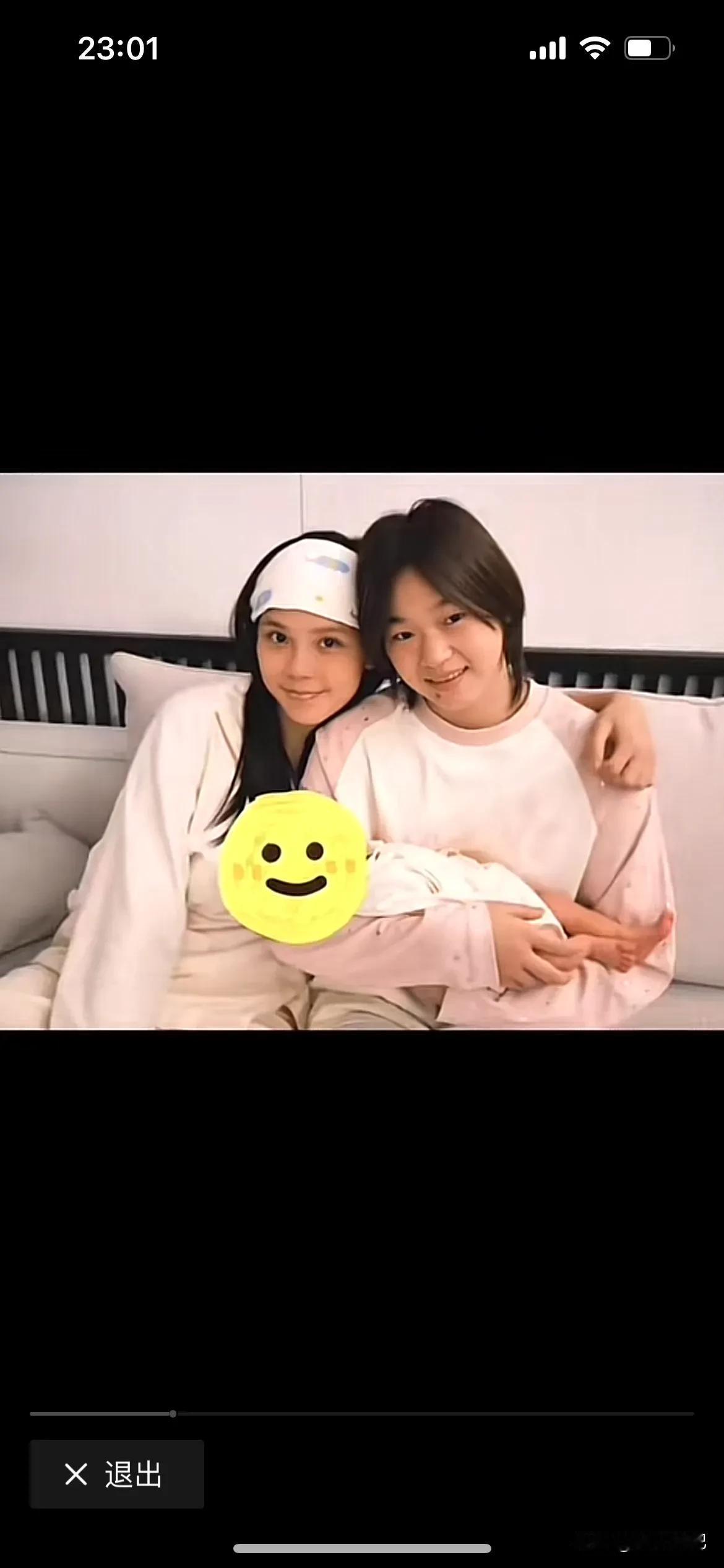 全红婵抱小孩了，喜当姑姑，这个万人瞩目的婵宝不仅跳水界的一姐，还是生活中的淘气鬼