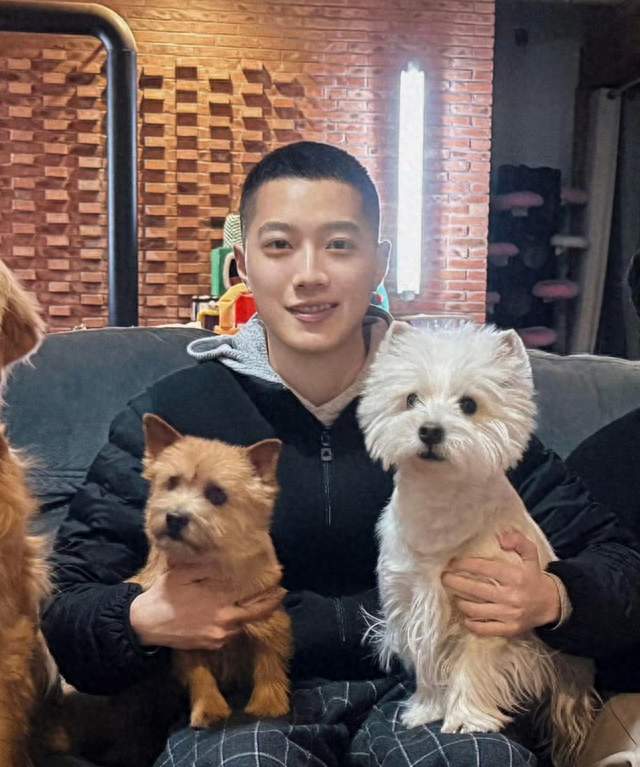 外网爆赖冠霖已婚！全网吃瓜：一个微表情引发的大乌龙