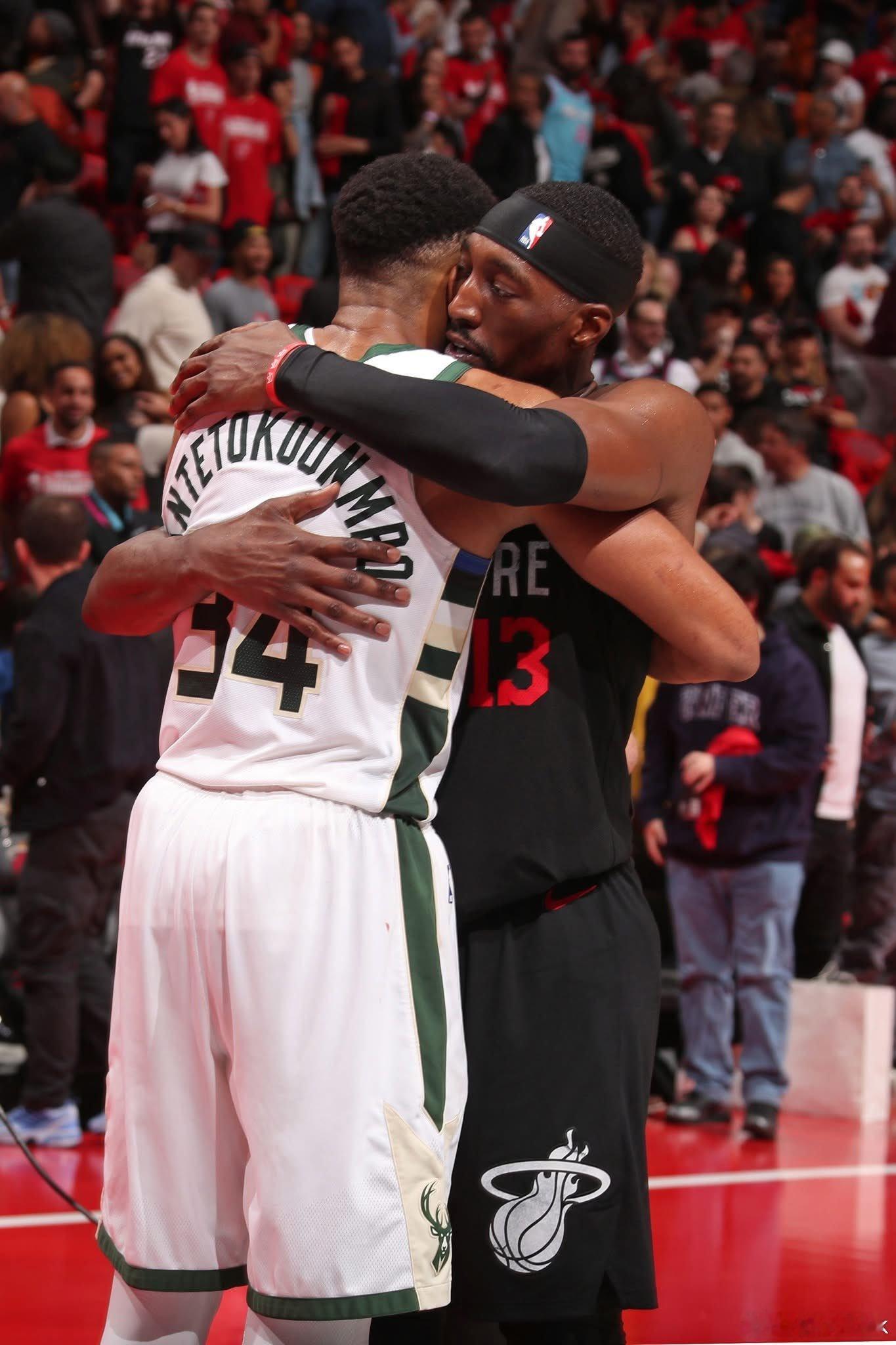 希罗＋韦尔＋约维奇＋雅库乔尼斯再加2030&2032两个首轮。在字母哥所有心仪下