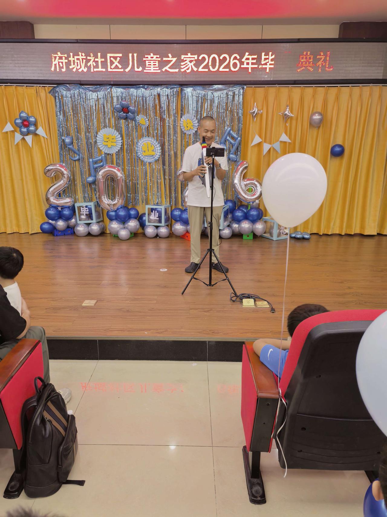 相册里最满意的照片托班毕业典礼上电吹管表演