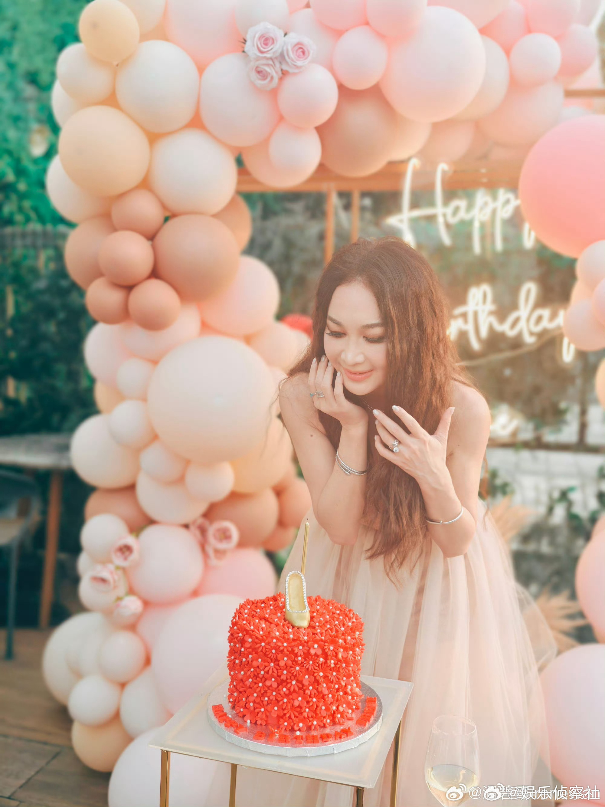 好美的😍温碧霞，跟一朵花🌹一样～ ​​​