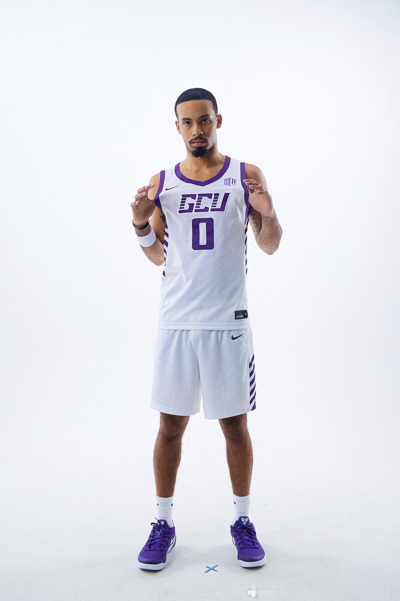 Amari Bailey正式访问大峡谷大学，还在挑战底线？我不相信他最终能够重返