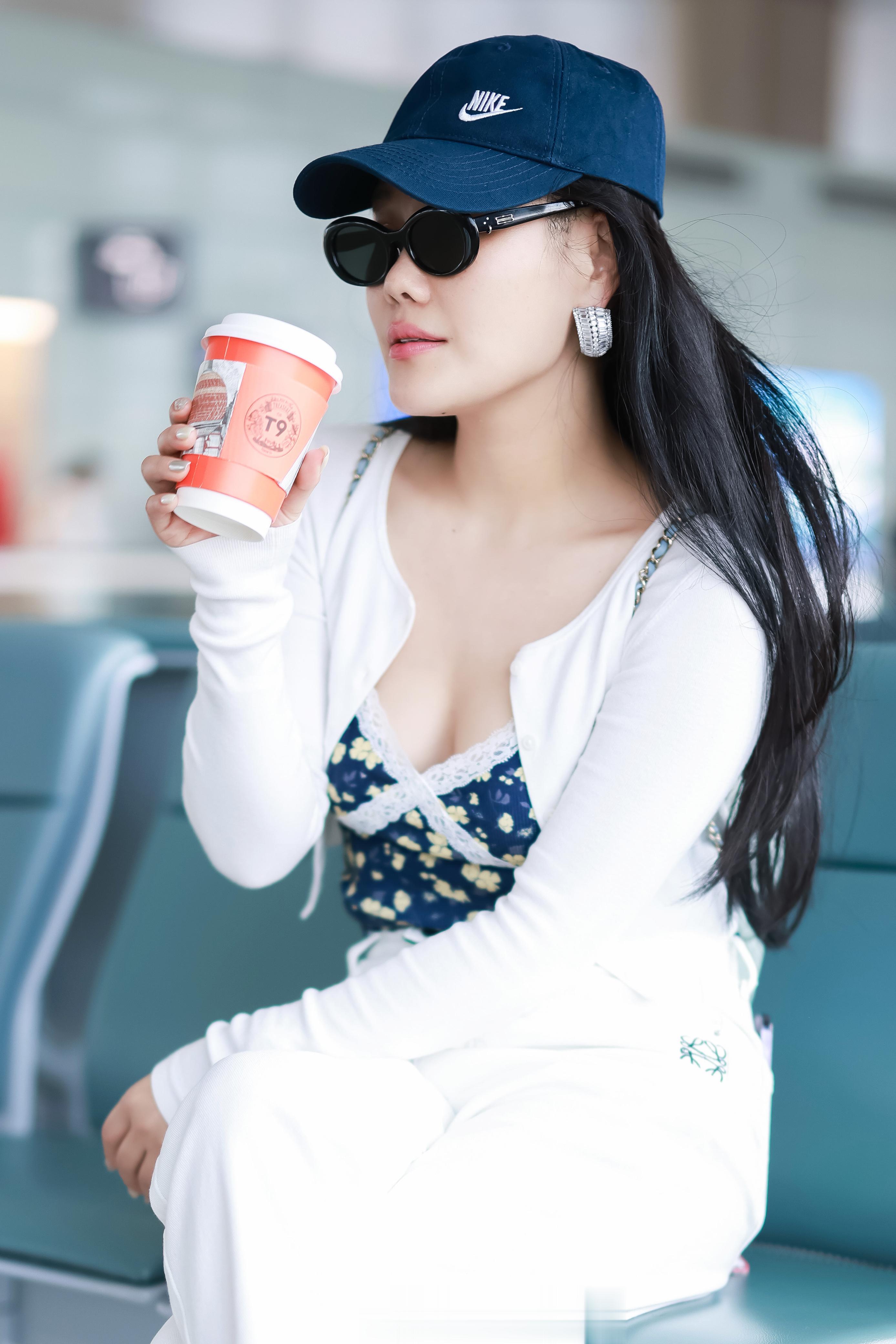 #袁娅维[超话]# 上海✈️北京 ​​​