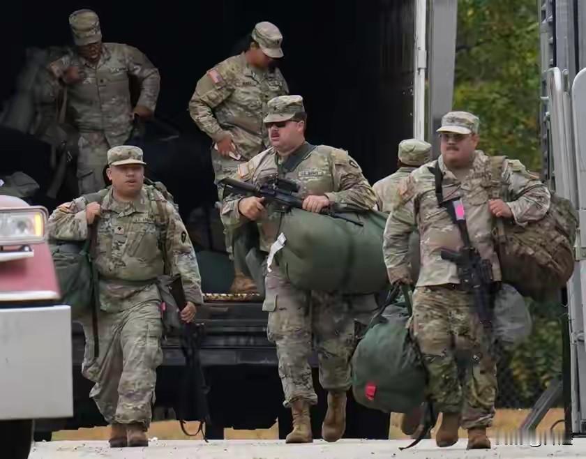 难怪美国战争部部长赫格塞思会那么生气，看了这张照片确实违背了美国崇尚的“伟大的美