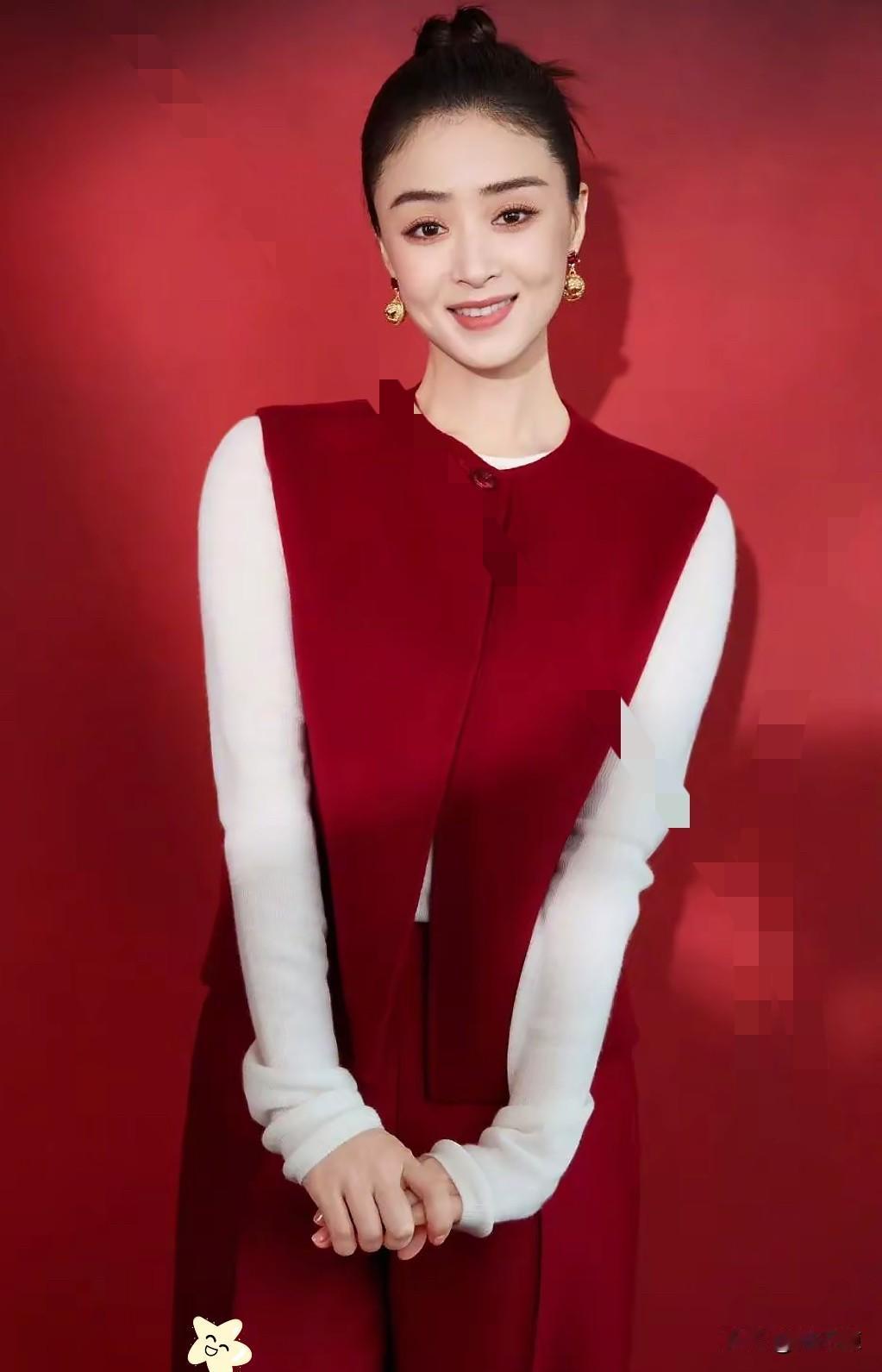 一觉睡醒，
是不是全网都知道了。
​42岁顶流女演员蒋欣，开播的新剧是《四喜》，