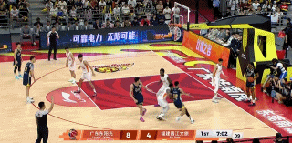 这估计是王少杰职业生涯以来首次能够体现在五号位的优势了！
---首次能够用身体挤