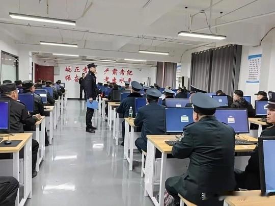 保安证怎么考,考了有前途吗?你在苏州，考保安证（全称“保安员证”）流程相对规范。