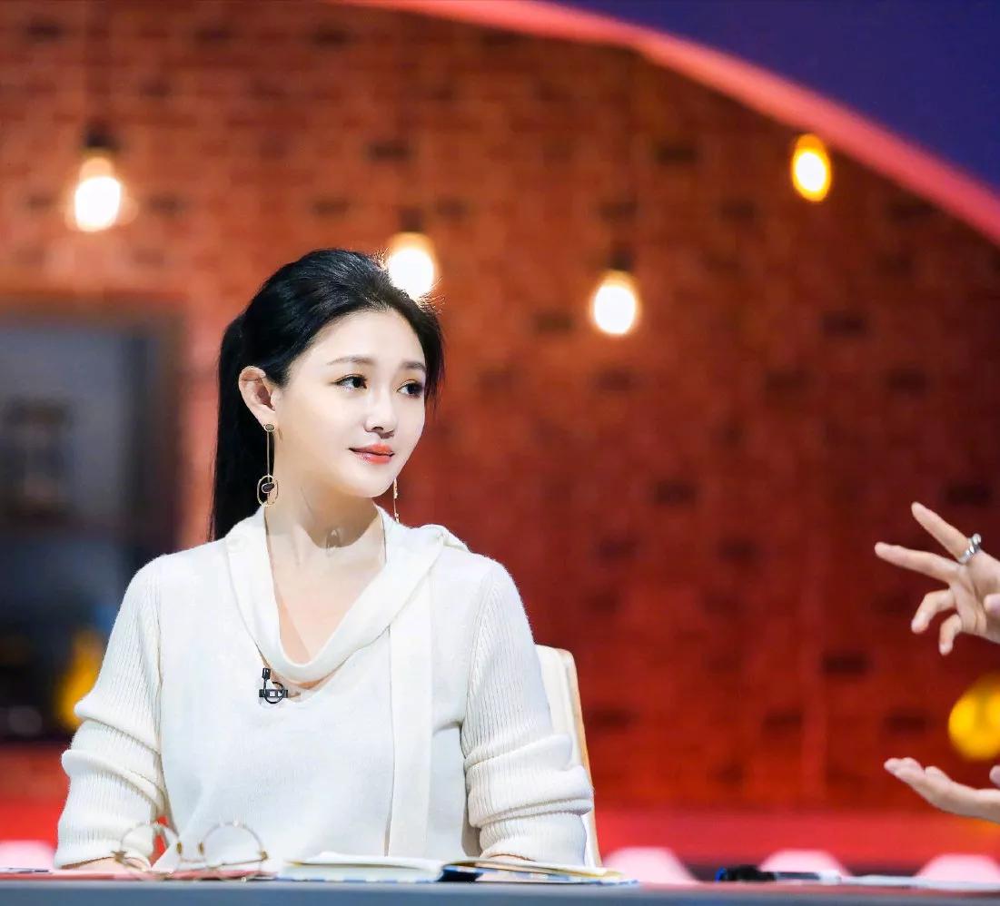 言承旭金宝山看大S，一个感人至深的动作，点醒了无数网友！

原来，言承旭看大S，
