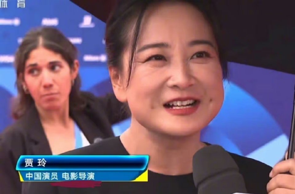 贾玲走了这么久，从小品演员成为了走向世界的中国导演[加油] ​​​