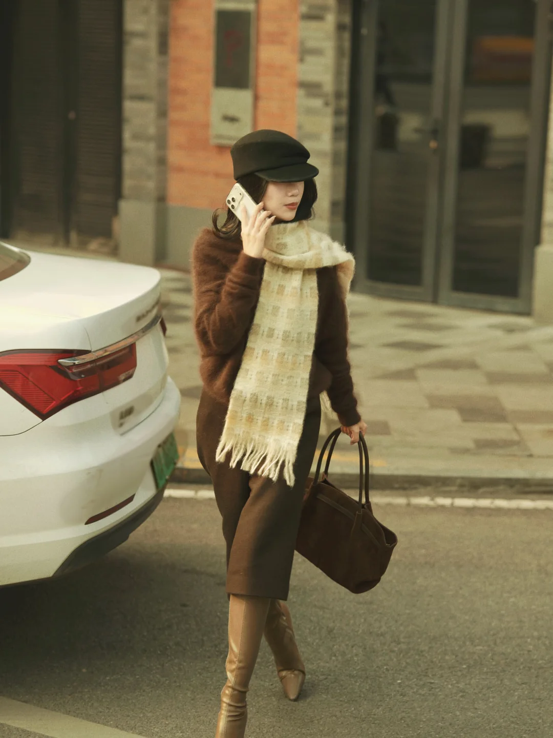 被阳光和暖绒吻过的冬日