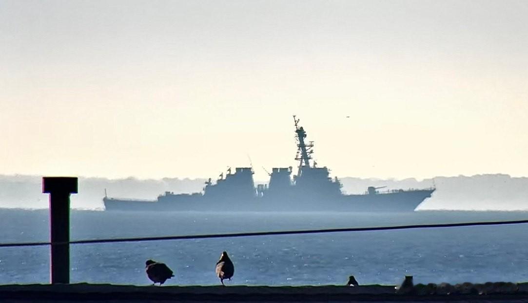 🇺🇸与此同时，美国导弹驱逐舰“阿利·伯克”号于1月9日离开其永久母港罗塔，经