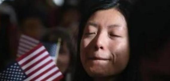 一位美国华人的感慨，最近戳痛了不少人的心。他说，华人精英移民到美国之后，不出两代