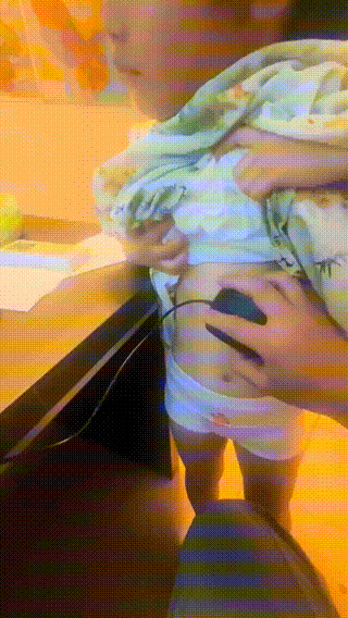 👧🏻：再也不吃零食了[流泪]