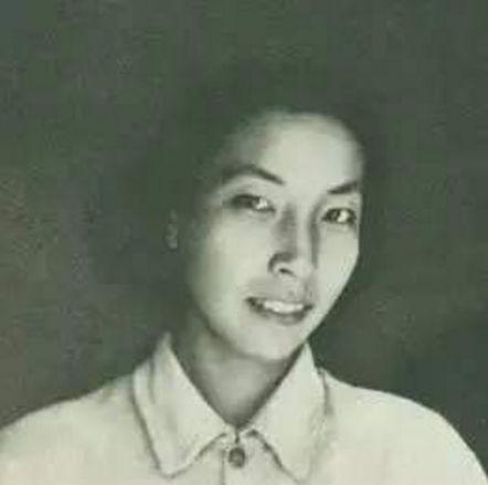 1978年，党组织派人找到浦安修，向她移交了补发给彭德怀元帅的48000元工资稿