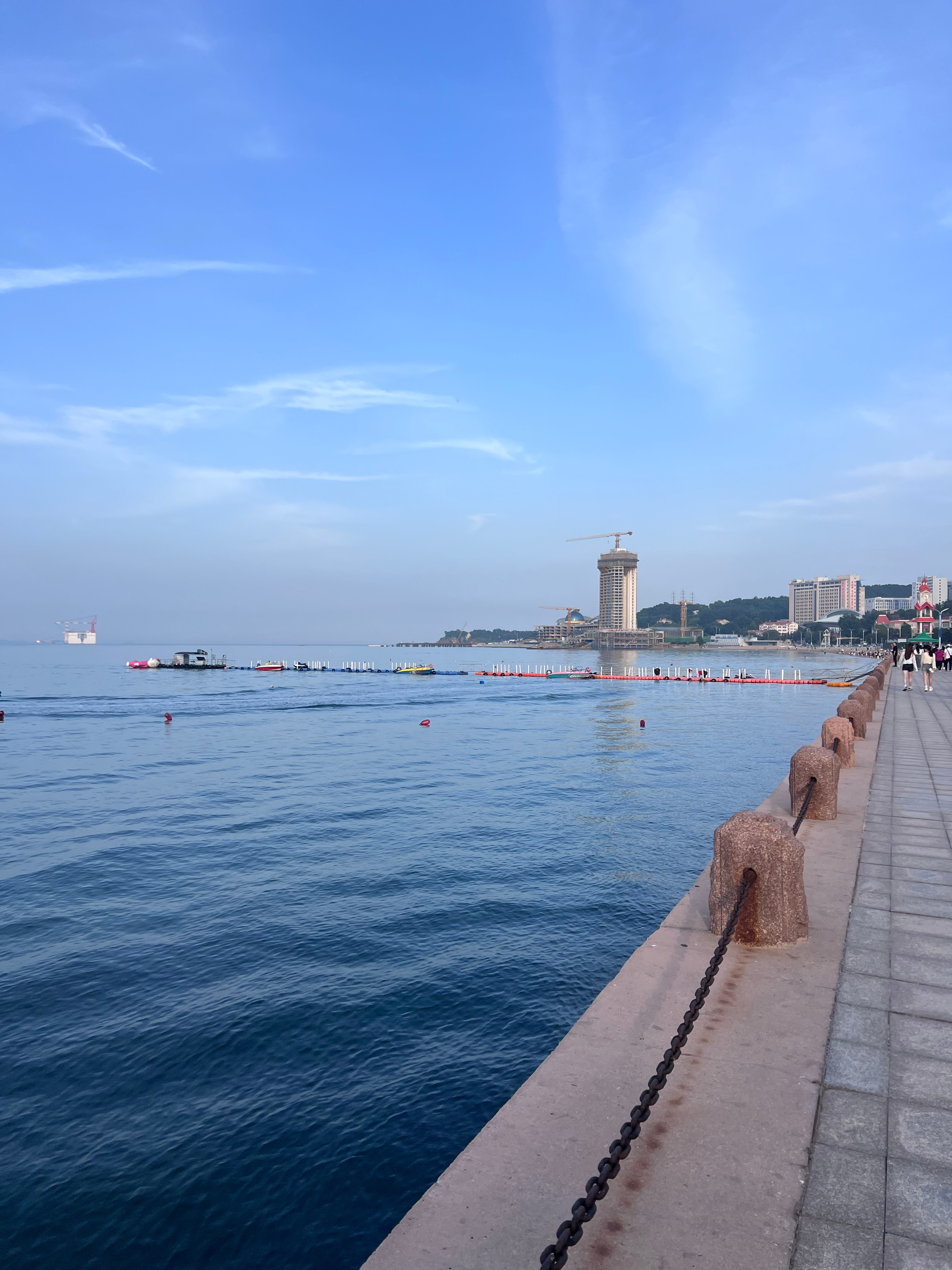 Vlog生成中…🎞️特别焦虑的solotrip一看到海和苹果就突然开心起来了，