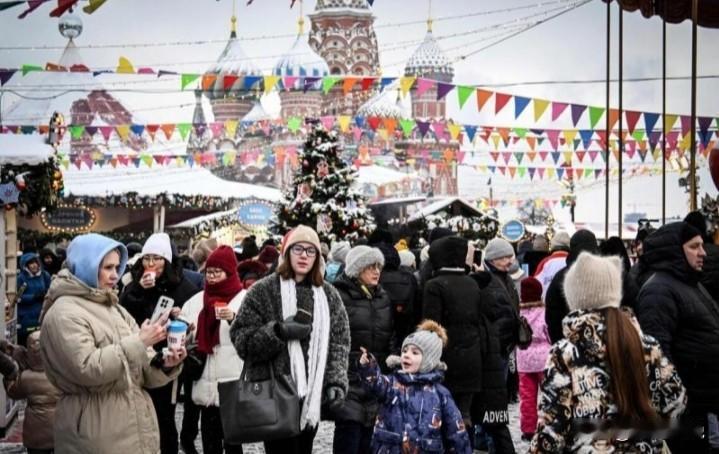 在充满动荡与变革的时期，
人们又迎来了辞旧迎新，
在2026年到来之际，
部分国