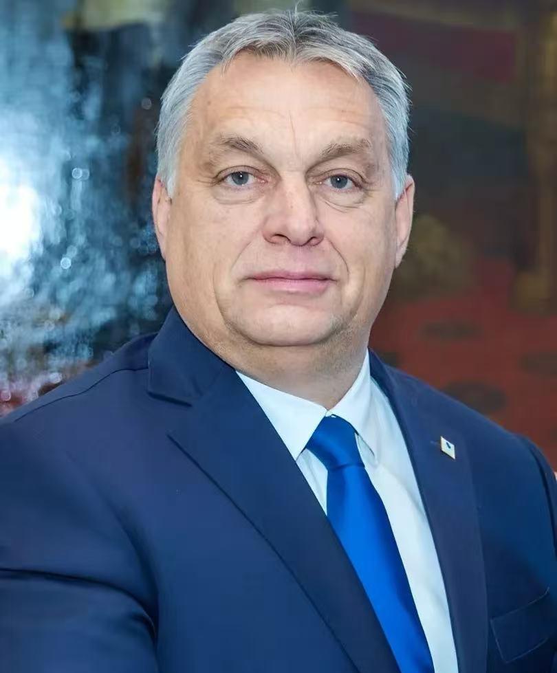 欧盟正计划向乌克兰提供900亿欧元贷款，却在关键时刻被匈牙利“卡脖子”。

3月