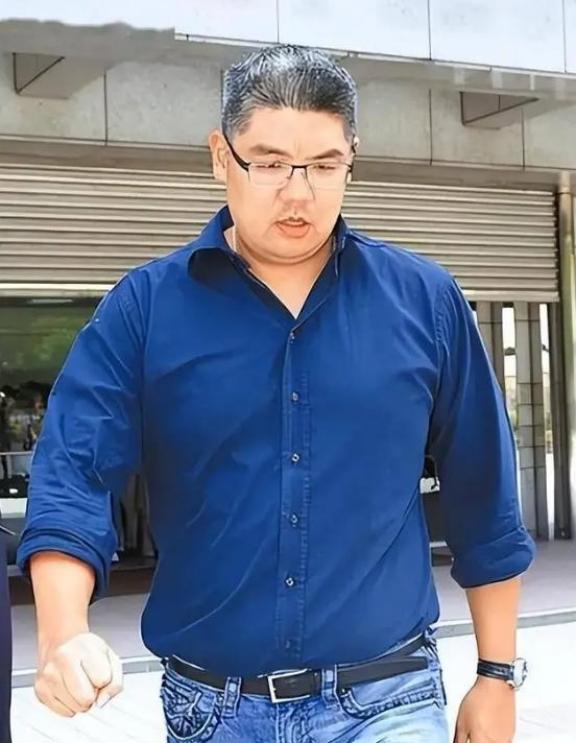 “亲美友日和中”这是多么刺耳的六个字啊！果然，铁骨铮铮连胜文，在听到这六个字之后