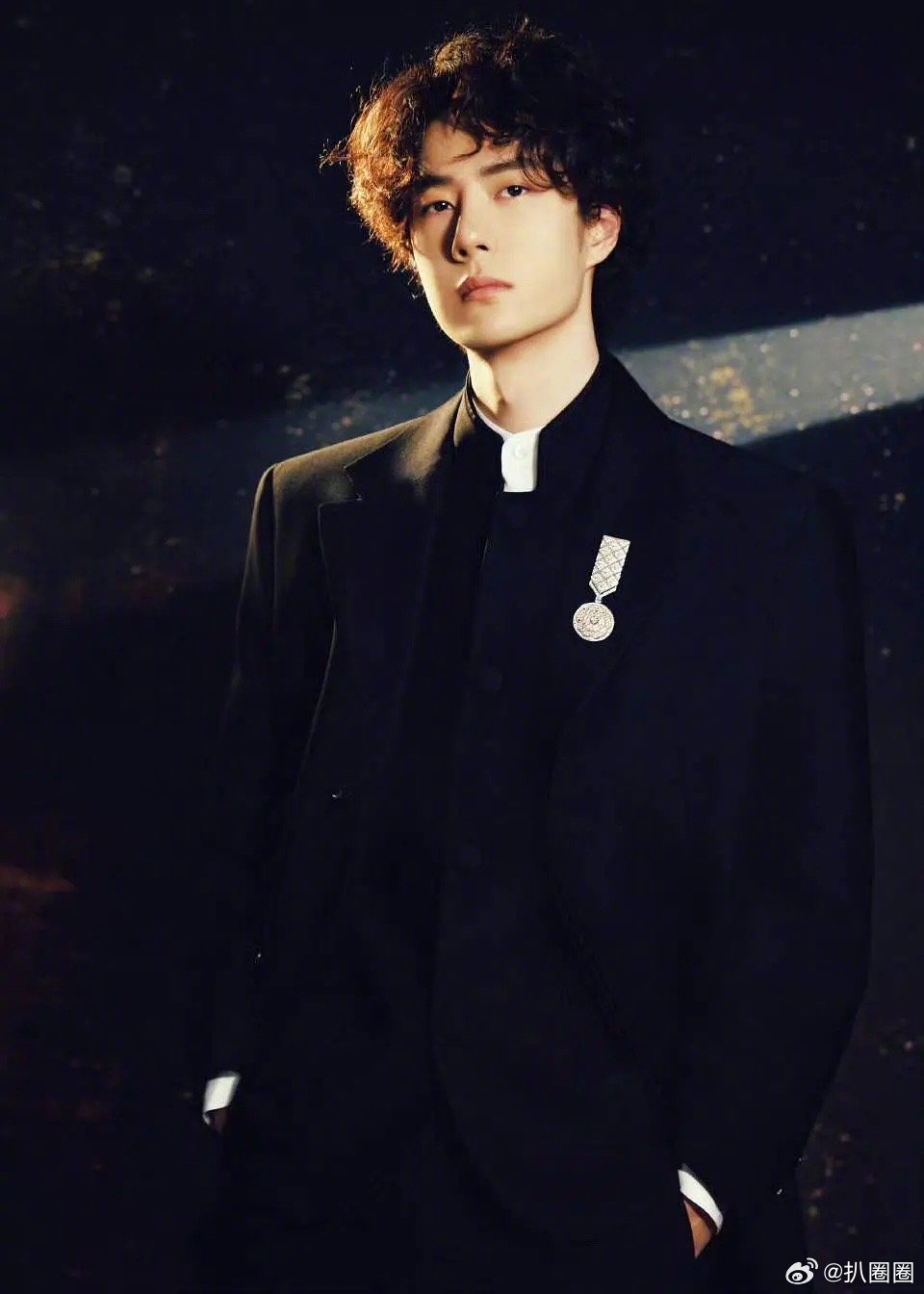 肖战，王一博微博之夜出图 一红一黑怎么样～ 