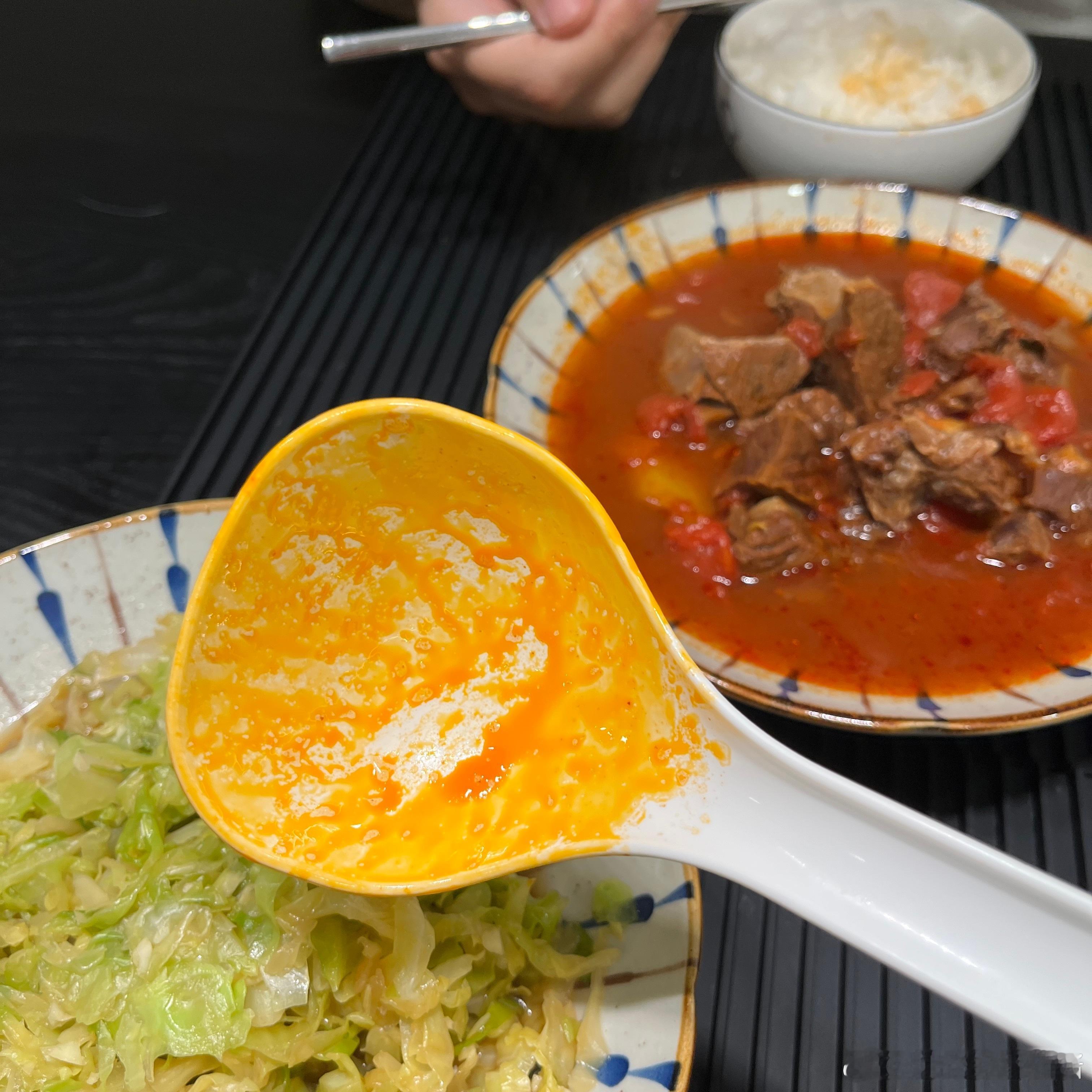 这是不是就是chi播间的爆辣火锅[笑cry]以假乱真的程度啊！其实是番茄膏+番茄