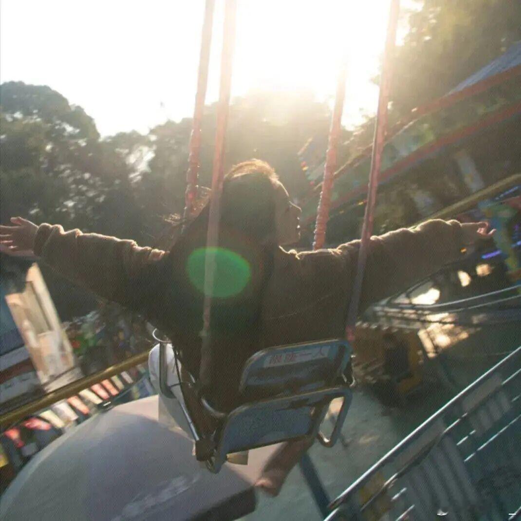 这个世界就是这样，我们会认识形形色色的人，会遇到无法解释的恶意，会感到失望，但是