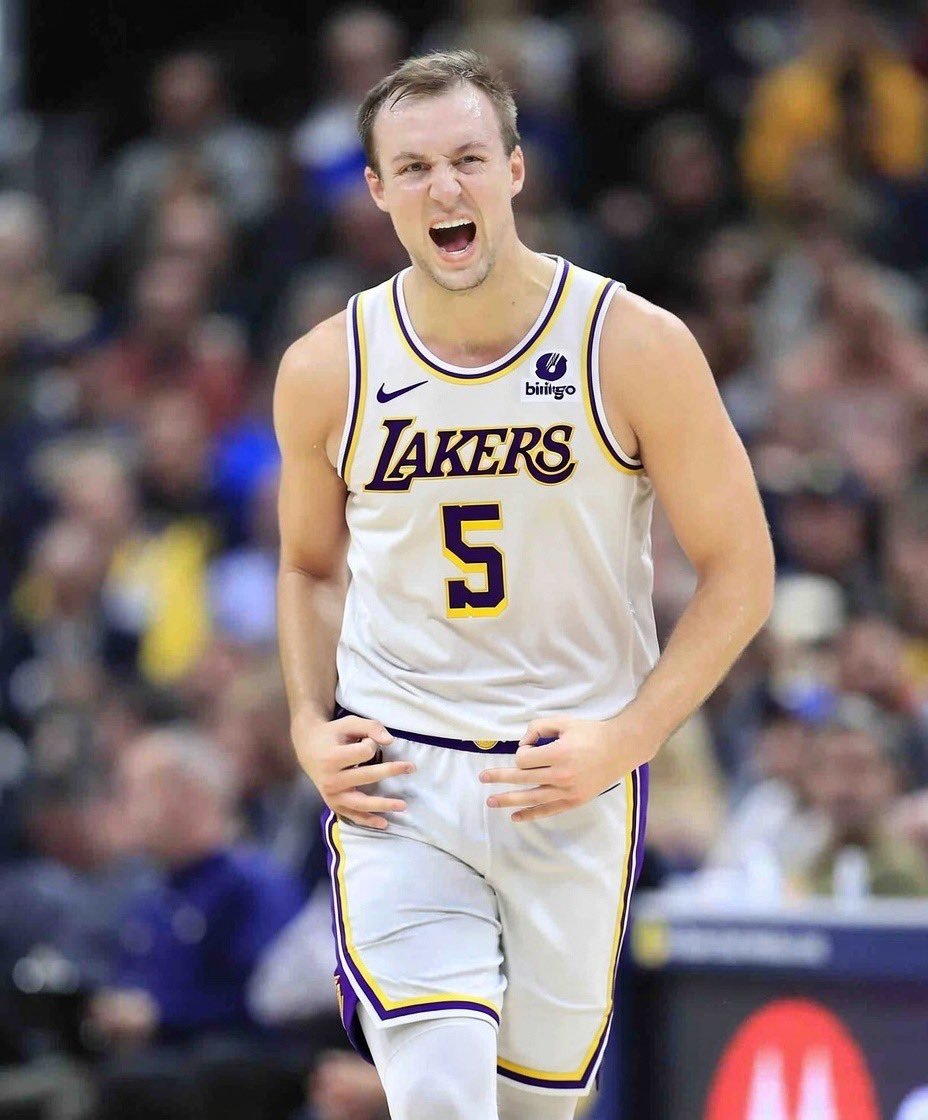 肯纳德出战与勇士的比赛 