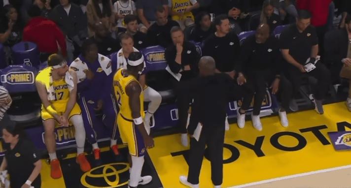 湖人更衣室风波再起！范德比尔特与主帅雷迪克场边爆发激烈争执

北京时间4月8日，