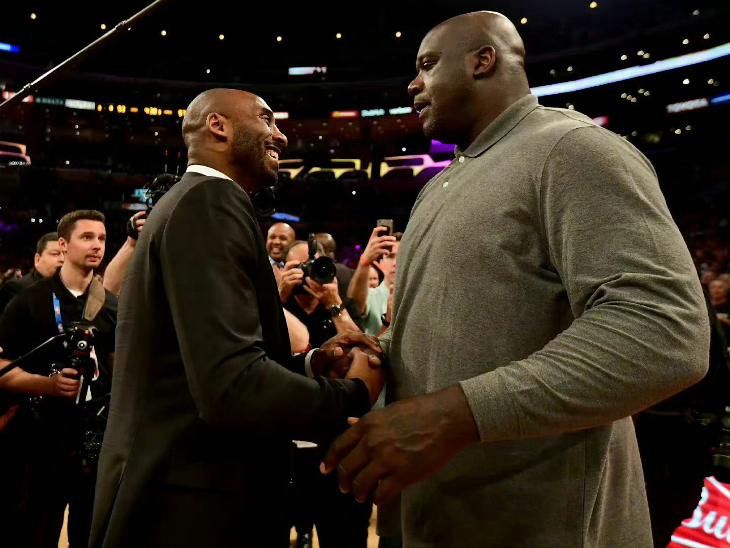 那天到场见证科比球衣退役的名宿们❤️💜💛科比球衣退役八周年MambaFore