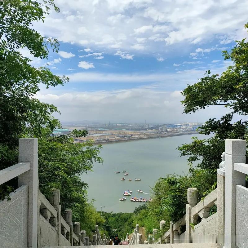 合肥二手房近一年大跌、新房却受青睐，会复刻福州楼市走势吗？

结合2025.6-