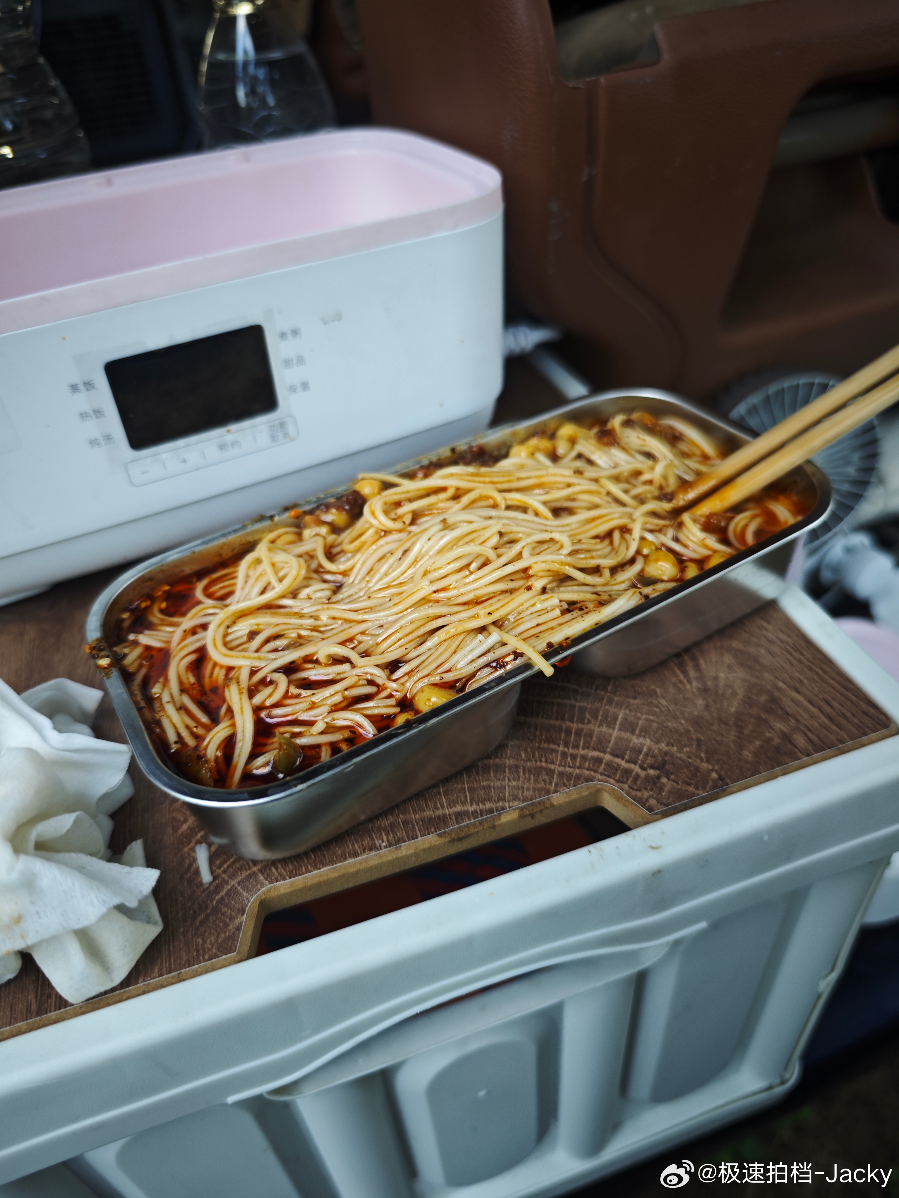 在车里住三天，的确是难忘的感受其实如果不是在两广的话真的还好，在两广只有一个问题