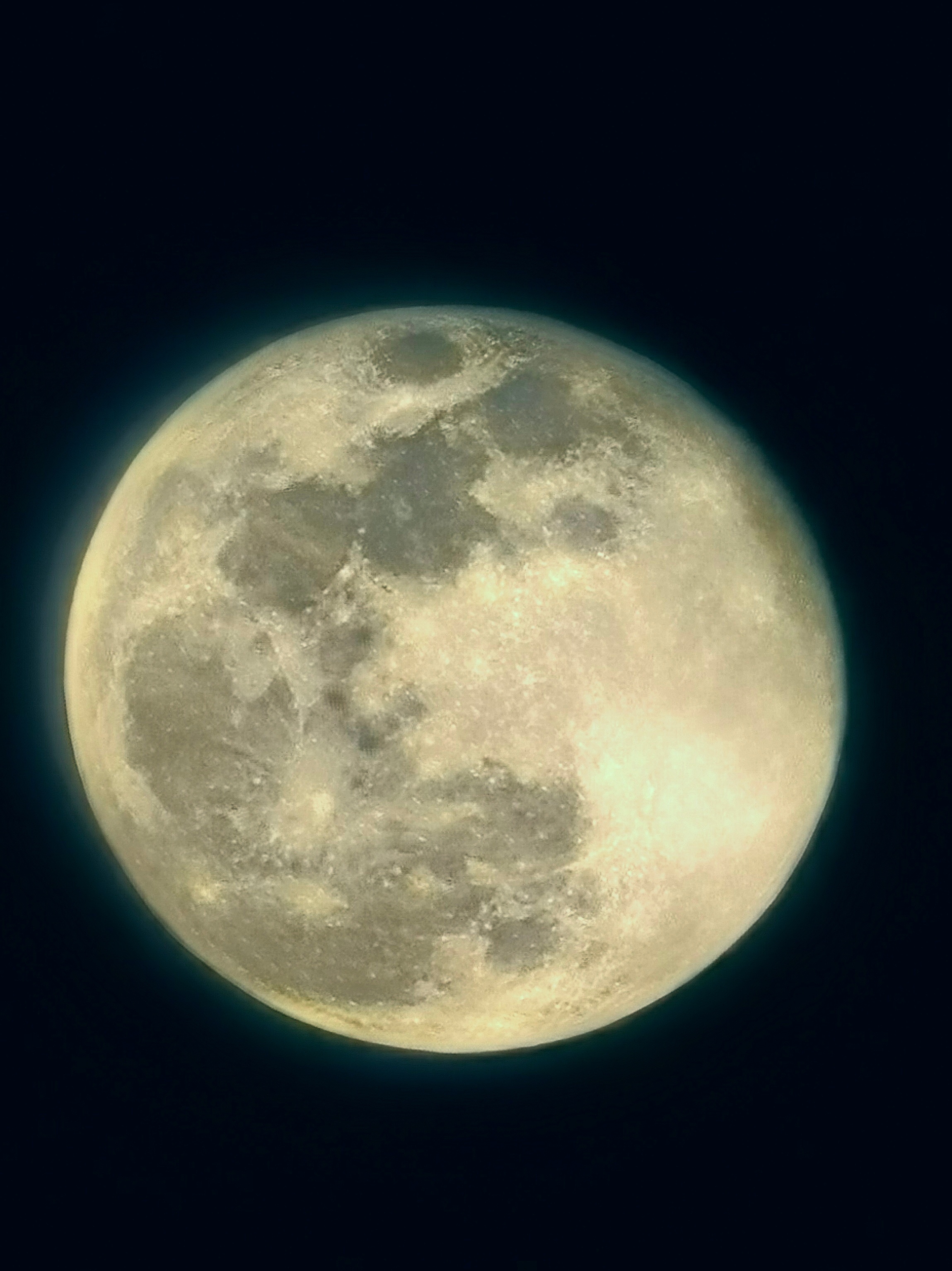 2026年的第一个超级月亮 