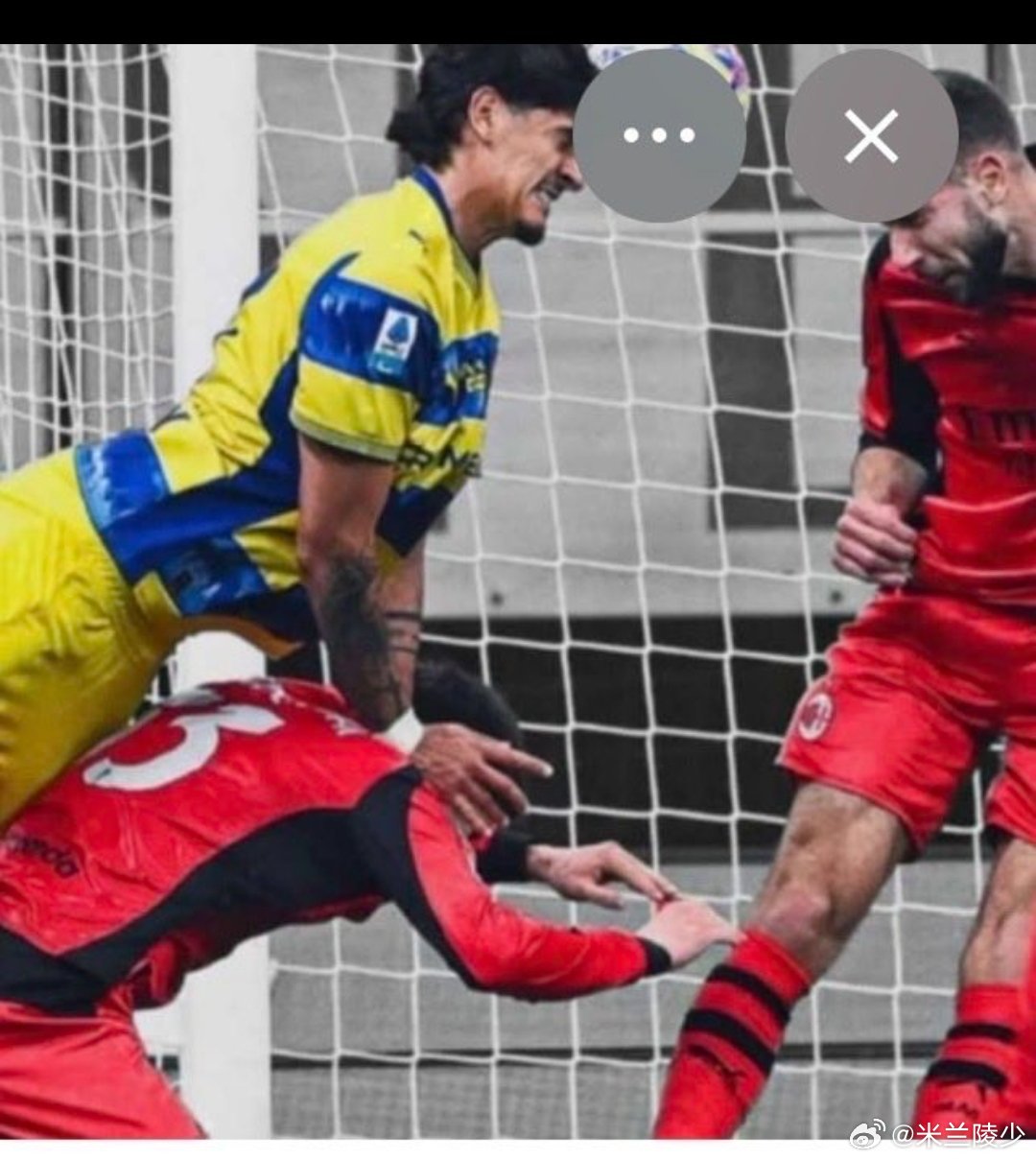 既然你们之前解释过加比亚之前这个球是不犯规的，那么现在为啥觉得邓弗里斯这个就犯规