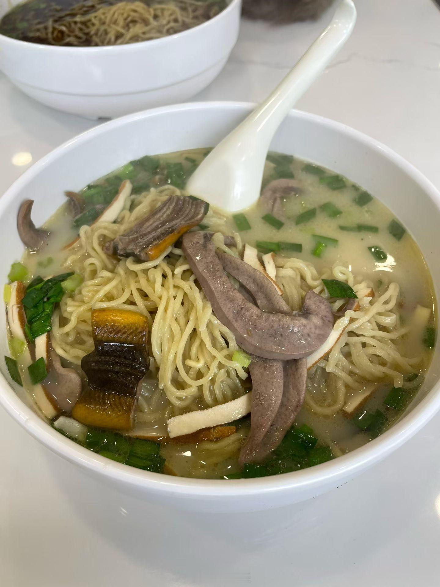 中午吃点啥好呢？