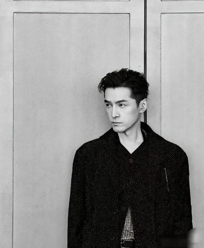 胡歌李沁合作了胡歌李沁首搭多年期待终圆梦！胡歌与李沁首次合作，演技与颜值双在线，