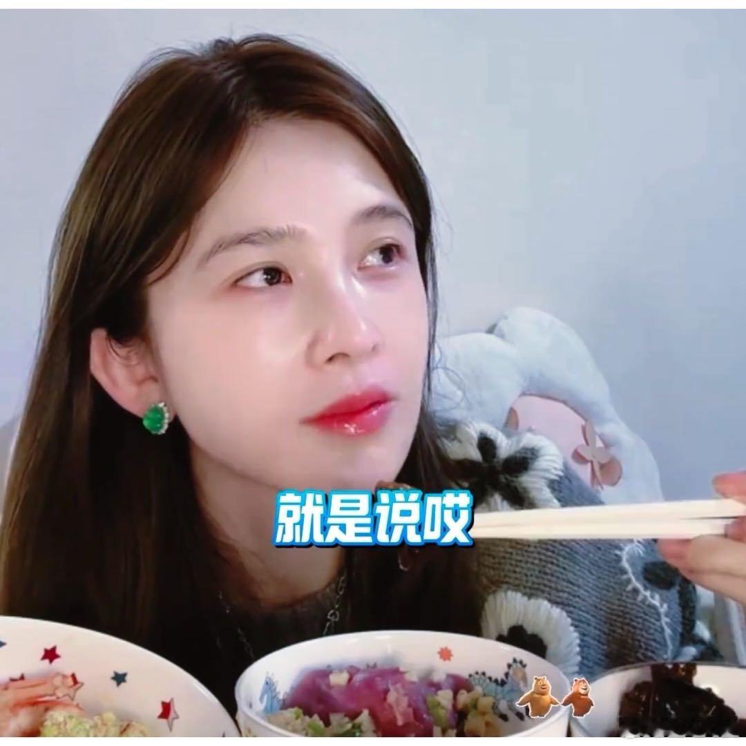 赵樱子曝娱乐圈有一对夫妻离婚是真的 赵樱子曝娱乐圈有一对夫妻离婚是真的，边吃东西