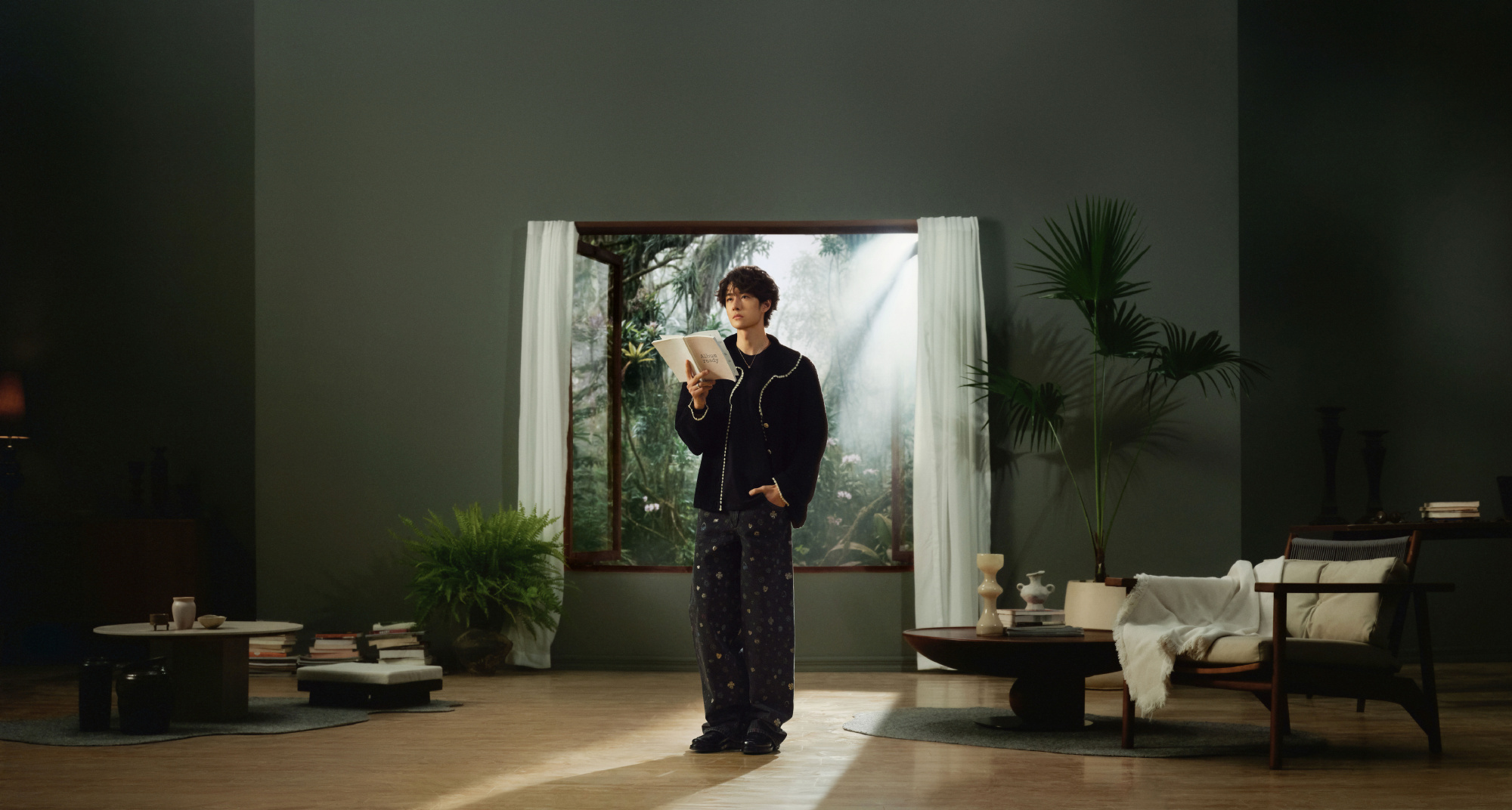 王一博2026新年大片 王一博2026新年大片🈶人与景融为一体和谐呼应新的一年