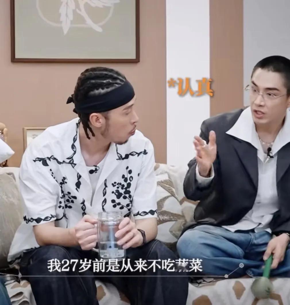 李承铉：“我27岁前是从来不吃蔬菜，汉堡里头的那一片叶子，和那个番茄，我也拿出来